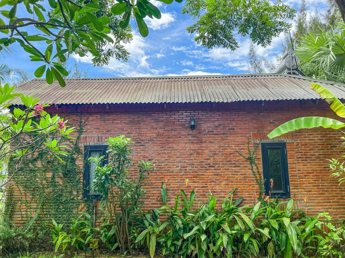 Long Hai Channel Beach Resort Bagian luar foto