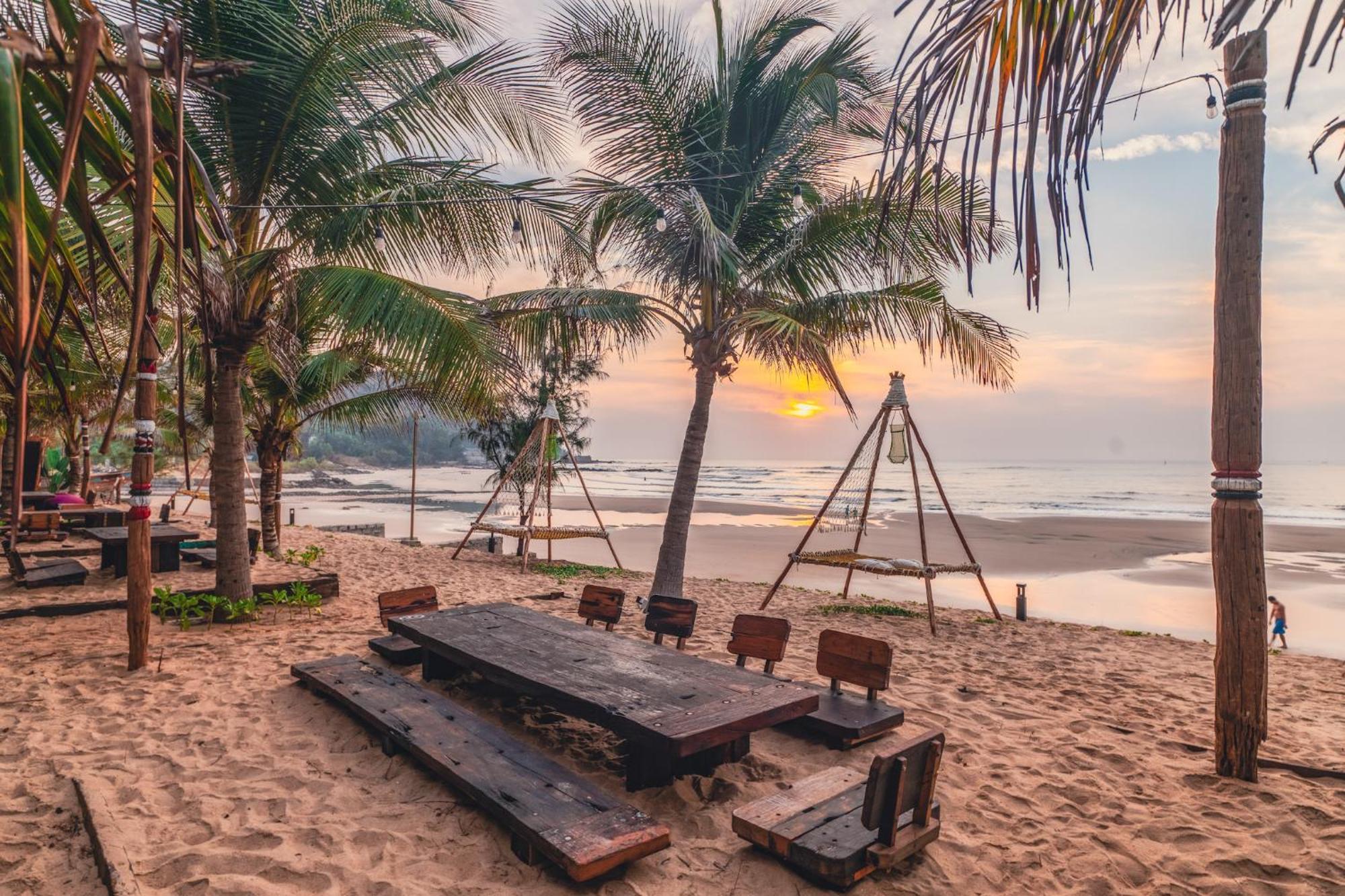 Long Hai Channel Beach Resort Bagian luar foto